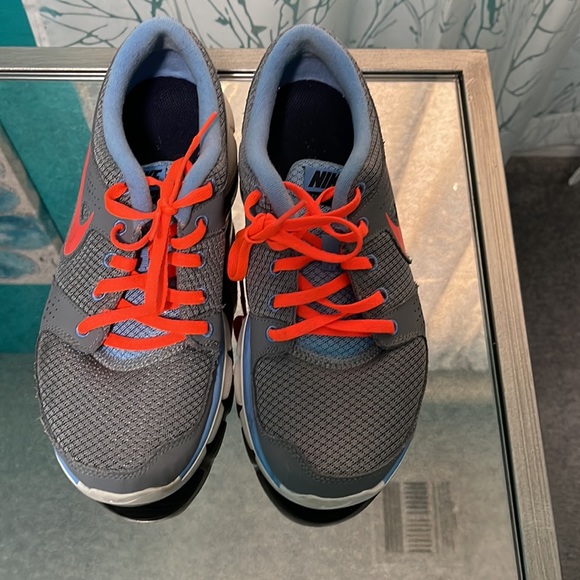 Nike sneakers. - Picture 2 of 5